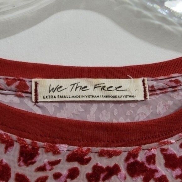 Free PEOPLE Teddy T-Shirt Velvet Red & Pink Size XS - Picture 5 of 13